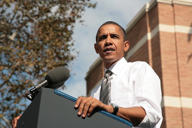 Obama campaigns at USC