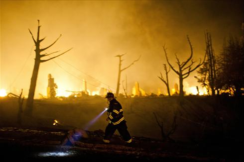 Gas explosion sets San Bruno on fire